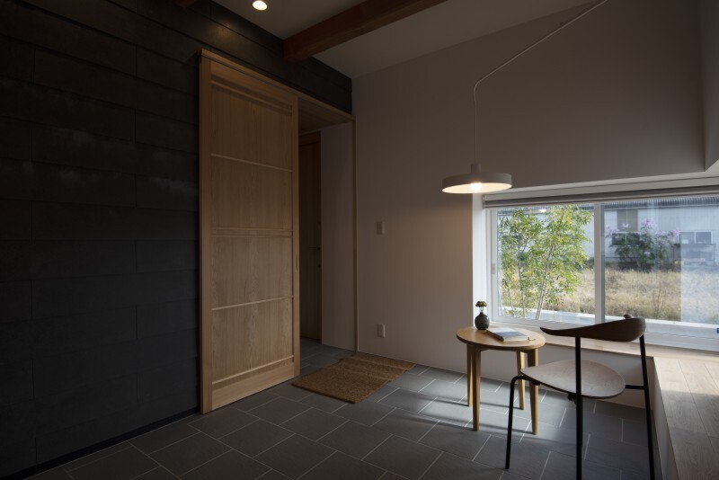 “光”と“風”を感じる空間設計　経年変化を楽しむ自然素材の家