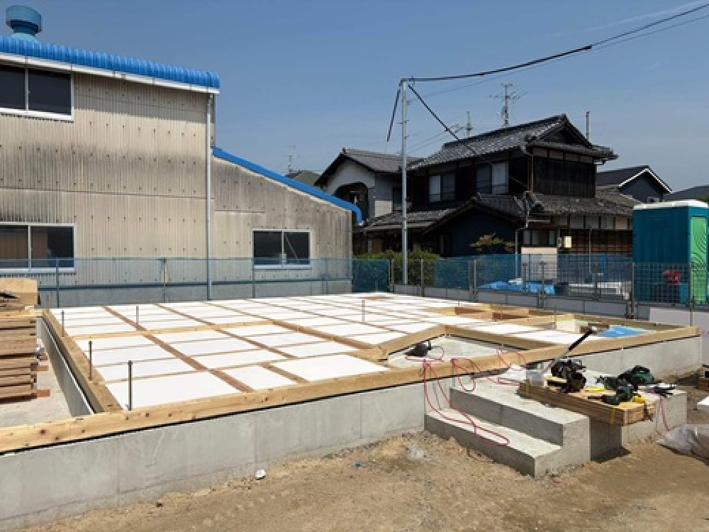 土台敷き₊床断熱施工