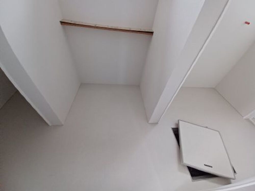 洗面所床