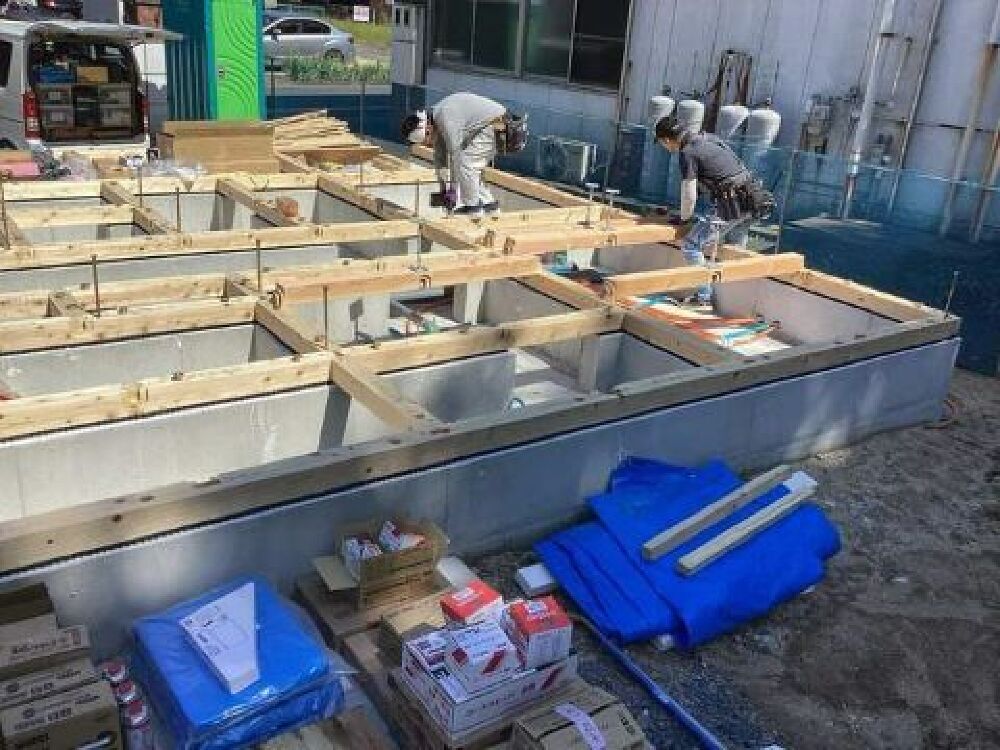 土台敷き中