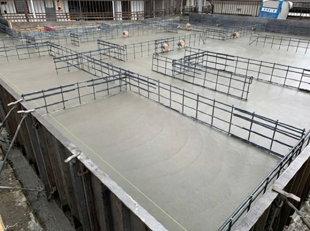 ベースコンクリート打設